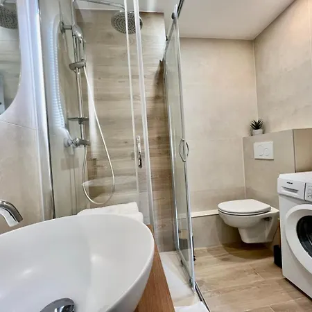 C003 Cosy A 200 M Du Palais Plein Centre