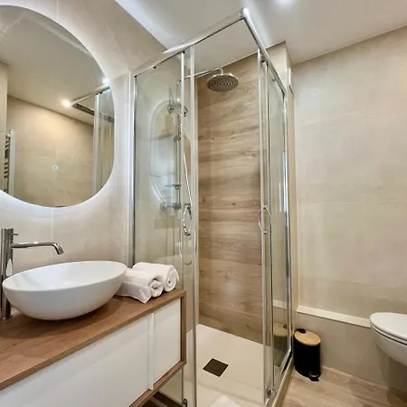 C003 Cosy A 200 M Du Palais Plein Centre Cannes